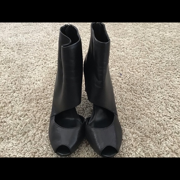 Shoes - Picture 2 of 3